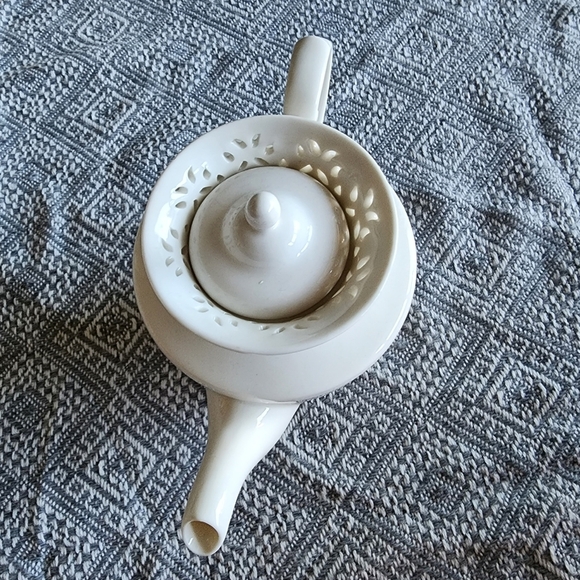 Grace's Teaware White Lace Reticulated Rim Teapot Fine Porcelain - Picture 3 of 6